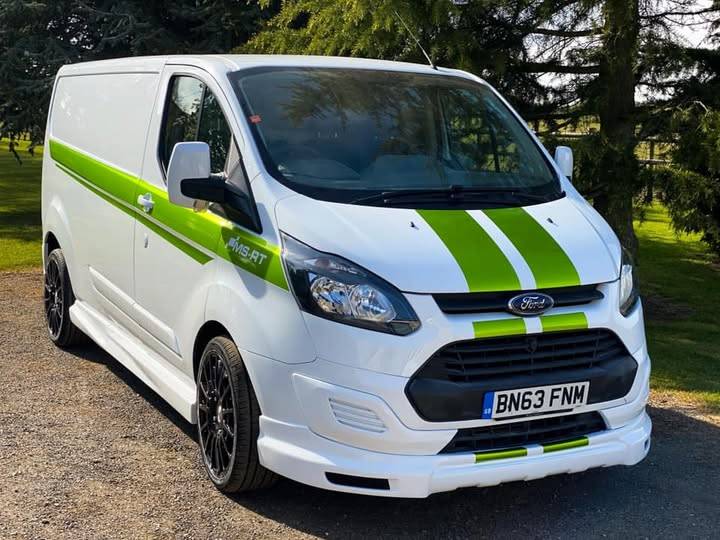 Vangeek van on the road
